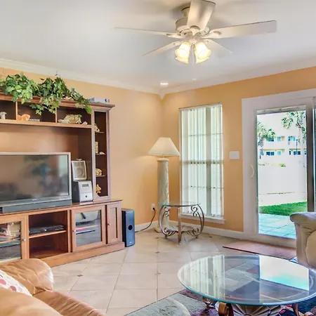 4 A, Three Bedroom Townhome
